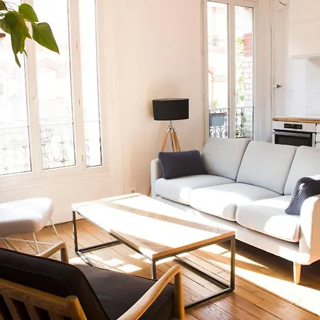 Charming Bright Apartment Near Montparnasse